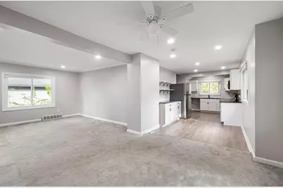 22134 Pleasant Avenue, Eastpointe, MI 48021 - Photo 13