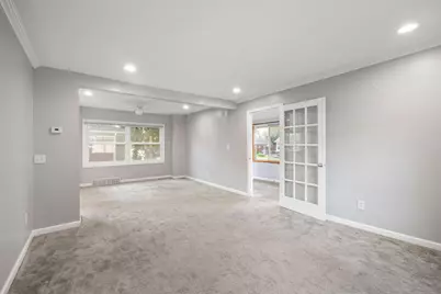 22134 Pleasant Avenue, Eastpointe, MI 48021 - Photo 11
