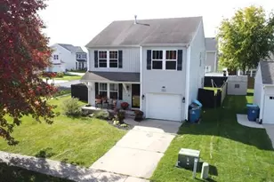 1401 Finleys Ln, Vicksburg, MI 49097 - Photo 1