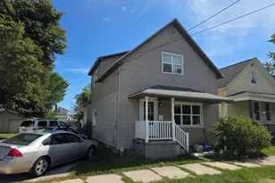 1015 Vine St, Manistee, MI 49660 - Photo 1