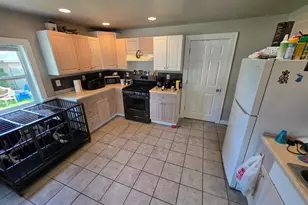 1015 Vine St, Manistee, MI 49660 - Photo 13