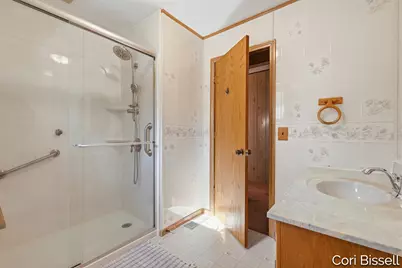 5885 E Summit Avenue, Fruitport, MI 49415 - Photo 13