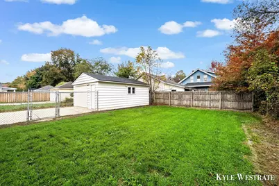 1027 Beechwood Street NE, Grand Rapids, MI 49505 - Photo 27