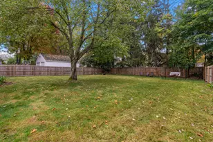 1510 Lancashire Dr SE, Grand Rapids, MI 49508 - Photo 3