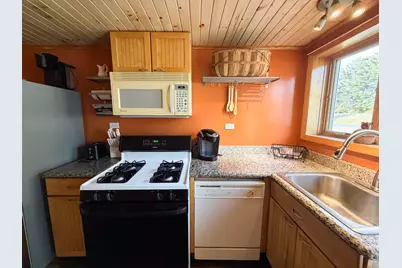 11131 County Road 215, Grand Junction, MI 49056 - Photo 17