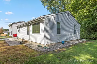 202 Fairview Drive, Greenville, MI 48838 - Photo 3