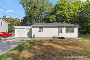 202 Fairview Dr, Greenville, MI 48838 - Photo 1