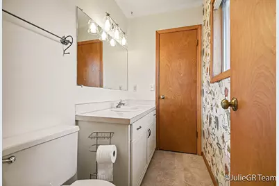 4690 Millhaven Drive SE, Kentwood, MI 49548 - Photo 9