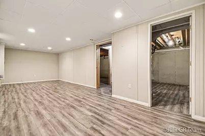 4690 Millhaven Drive SE, Kentwood, MI 49548 - Photo 17