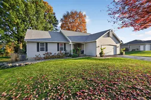 146 Kensington Cir, Battle Creek, MI 49015 - Photo 1