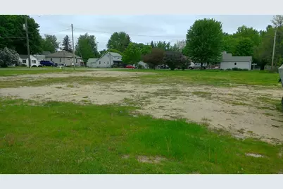 305 E Wright Avenue, Shepherd, MI 48883 - Photo 1