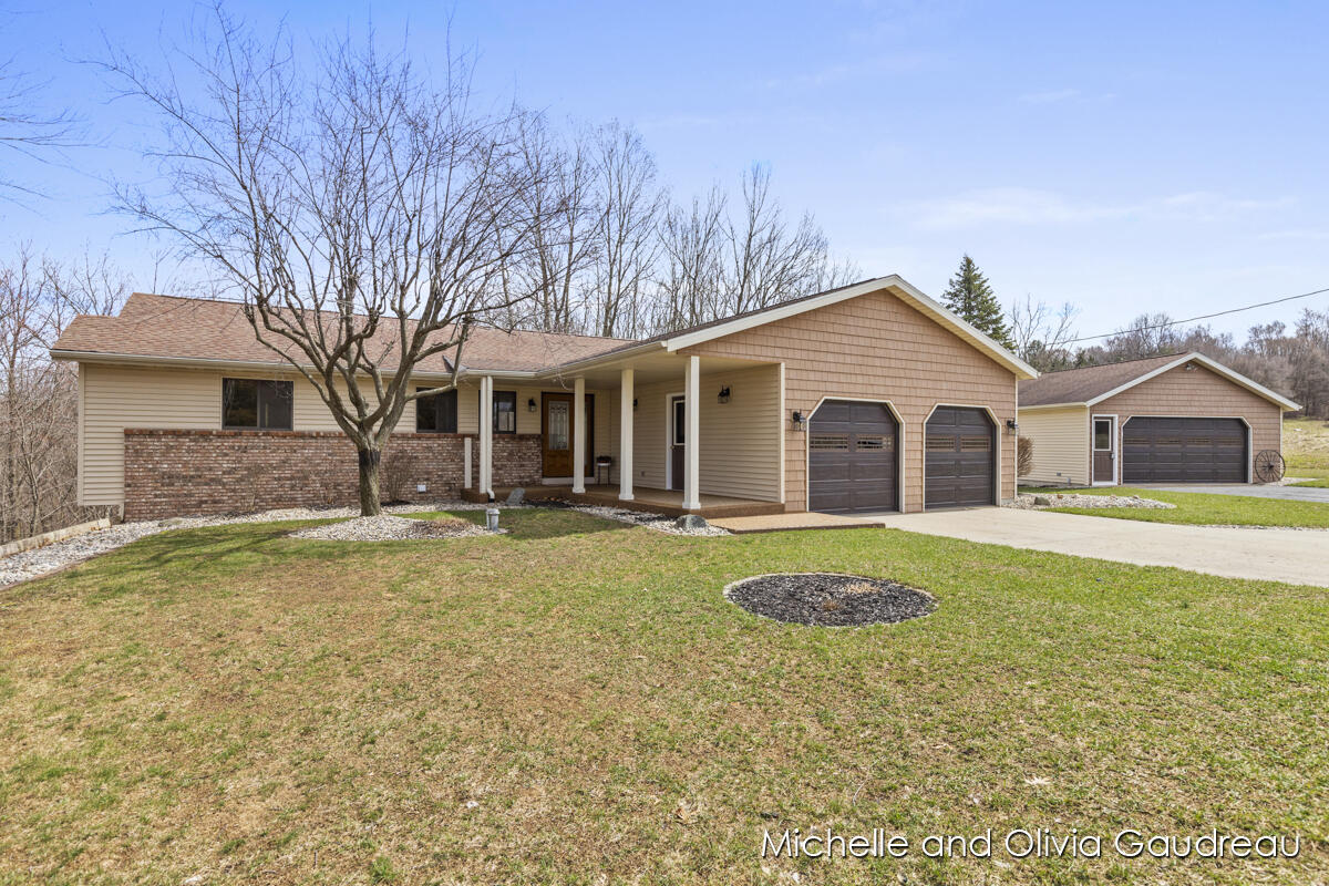 6240 Knoll Dr, Middleville, MI 49333 MLS 23010330 Coldwell Banker