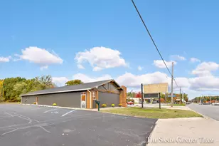 1343 Whitehall Rd, Muskegon, MI 49445 - Photo 1