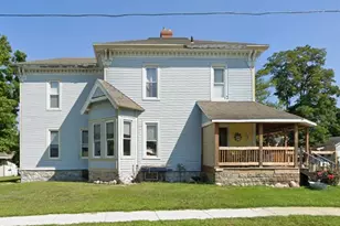 423 Oak St, Paw Paw, MI 49079 - Photo 1