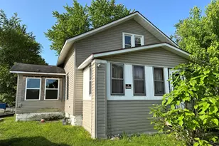 696 Highland Ave, Benton Harbor, MI 49022 - Photo 1