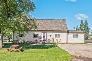 139 Cobb St, Cadillac, MI 49601 - Photo 1