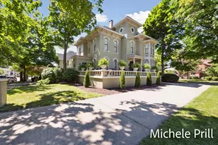 118 E Oliver St, Owosso, MI 48867 - Photo 1