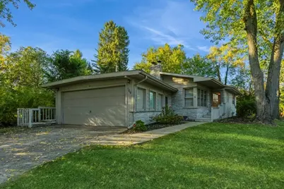 109 Higman Park Hill, Benton Harbor, MI 49022 - Photo 1