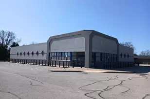 936 E Ludington Ave, Ludington, MI 49431 - Photo 1