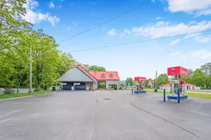 235 W Parkdale Ave, Manistee, MI 49660 - Photo 1