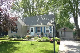 6 Poplar St, Three Oaks, MI 49128 - Photo 1