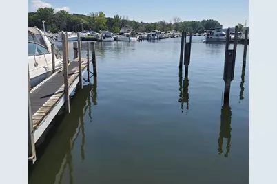 1000 Riverview Drive #4, Benton Harbor, MI 49022 - Photo 1