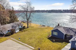 23275 Lakeview Dr, Edwardsburg, MI 49112 - Photo 1