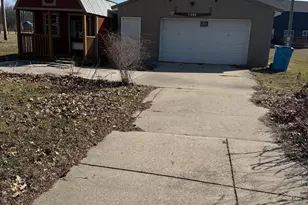 71285 5 Points Rd, Edwardsburg, MI 49112 - Photo 1