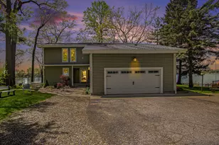 47463 Lakeview Dr, Lawrence, MI 49064 - Photo 1