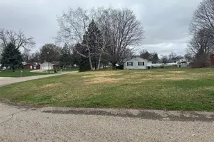 171 Sherwood Dr, Battle Creek, MI 49015 - Photo 1