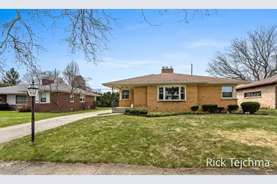 59 Woodcrest Drive NW, Grand Rapids, MI 49504 - Photo 1