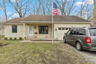 331 N Division Ave, Holland, MI 49424 - Photo 1