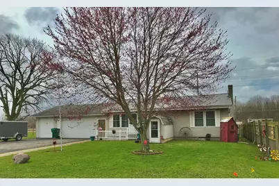 316 E Peck Avenue, White Pigeon, MI 49099 - Photo 1