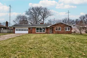 5564 E Hiawatha Ln, Stevensville, MI 49127 - Photo 1