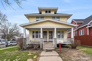 720 Stanton St, Bay City, MI 48708 - Photo 1