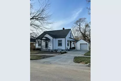 1104 W Larch Avenue, Muskegon, MI 49441 - Photo 1