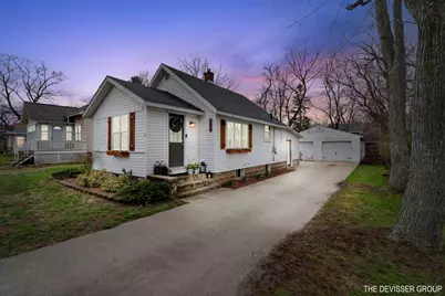 203 E 38th Street, Holland, MI 49423 - Photo 1