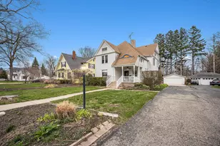 359 Pearl St, South Haven, MI 49090 - Photo 1