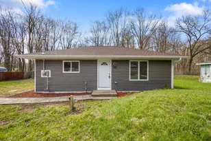 135 Tulip Tree Ln, Battle Creek, MI 49037 - Photo 1