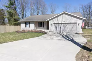 333 Quarterline St, Newaygo, MI 49337 - Photo 1