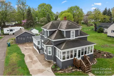 20 W Garfield Avenue, Zeeland, MI 49464 - Photo 1