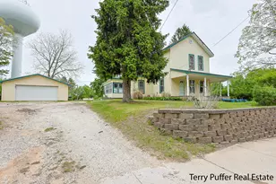12 N North St, White Cloud, MI 49349 - Photo 1