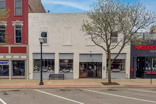 217 N Jackson St, Jackson, MI 49201 - Photo 1