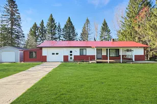 1020 E 46 Rd, Cadillac, MI 49601 - Photo 1