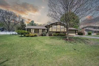 1750 Lochmoor Boulevard, Jackson, MI 49201 - Photo 1