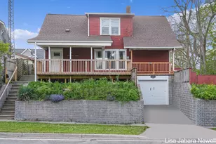 205 N Franklin St, Greenville, MI 48838 - Photo 1