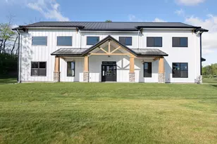 1995 Ash Te Wette Dr, Hillsdale, MI 49242 - Photo 1