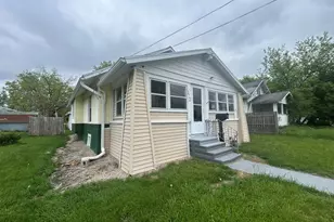 172 Goguac St W, Battle Creek, MI 49015 - Photo 1