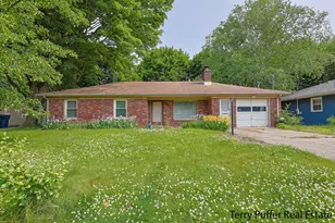 3904 Canterbury Ave, Kalamazoo, MI 49006 - Photo 1