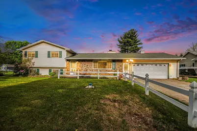 823 W Park Drive, Niles, MI 49120 - Photo 1